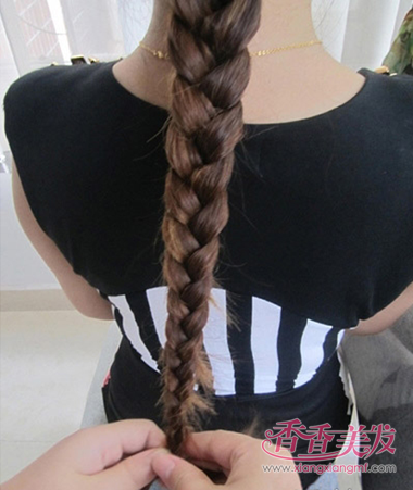 ����ϲ��Ů�������ͷ�� �򵥾����ķ�����������