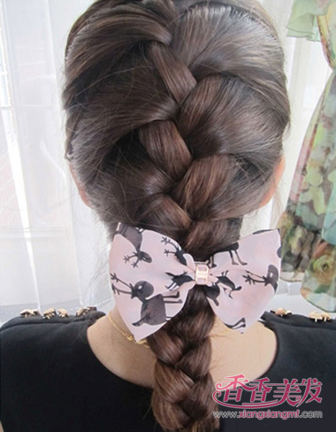 ����ϲ��Ů�������ͷ�� �򵥾����ķ�����������