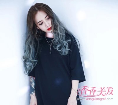 �������еķ�����Ů�������ʺ���ɫͼ ������ʱ�з���ͼƬ