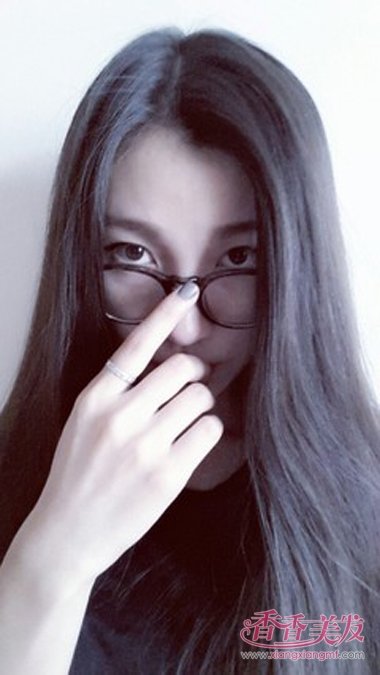 �����ڿ��۾���Ů���� �г����зֺ�ɫ