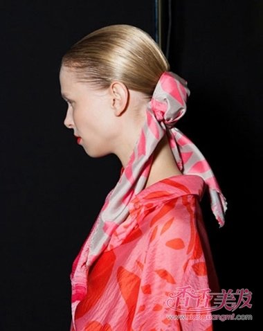 ����ͷ����ô����ÿ�����β ��緢��ͷ������β