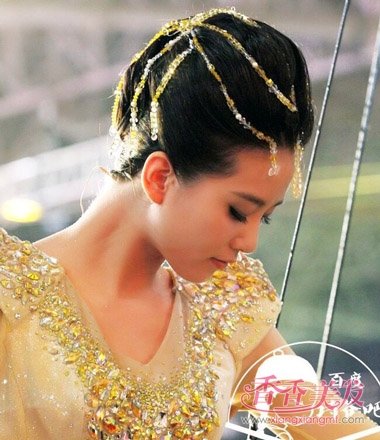 �����ʶ���һ���ӥŮ�� ����Ů�����̵�