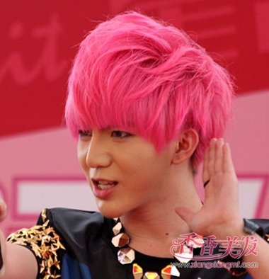 染红色头发是不是显老 男生染头发颜色种类图片