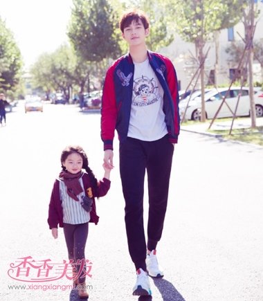 ��������ʷ�����ȸ�Ůװ ����˫�෢��÷�Բ��