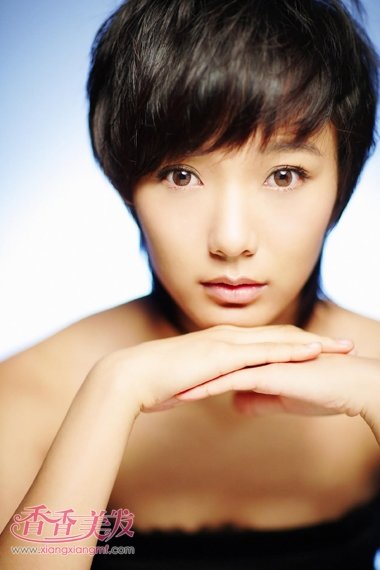 �����Ƕ�������� Ů�����������Լ��Ķ̷�