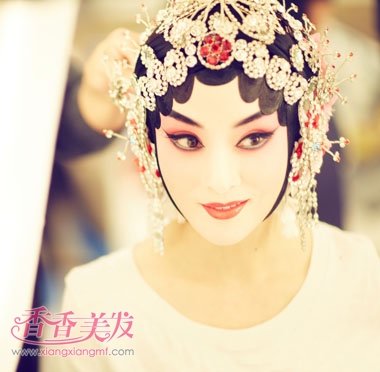 �����ڻ����絩ױ������ Ů��Ϸױ�����̵�