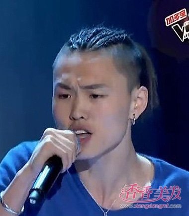 ��ʿͷ���������м�Ĺĵ���Ƭ �к�ͷ������