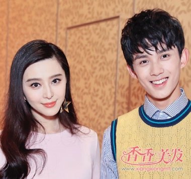 ����������ɫ��ֱ�� �ƺ�ɫ���Դ�Ů����Ϣ