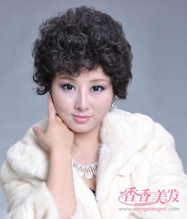 2018�̷�����ͼƬŮ������ Ťת�̷���ͼƬ