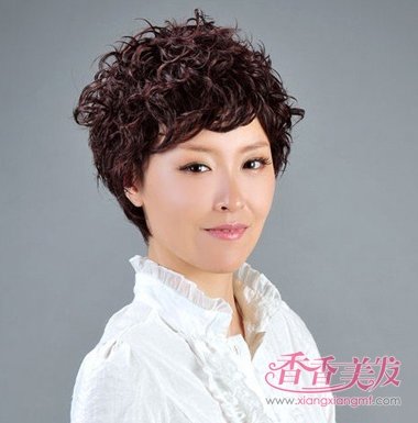 2018�̷�����ͼƬŮ������ Ťת�̷���ͼƬ