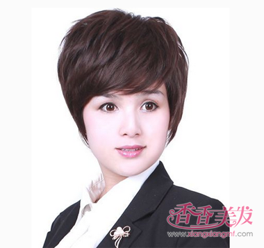 2018�̷�����ͼƬŮ������ Ťת�̷���ͼƬ