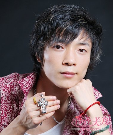 适合脸大男生留的发型 男生留哪种发型好看