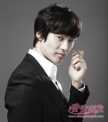 适合脸大男生留的发型 男生留哪种发型好看