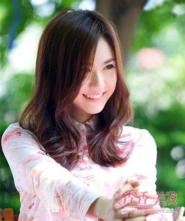 胖圆脸的适合什么发型 圆脸的女生适合什么发型