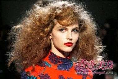 �������е�˫���̷���ͼƬ Ůʿ������ͷ����ͼƬ