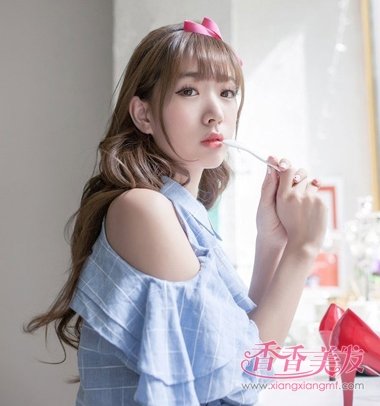 圆脸有点黑适合的发型图片 圆脸的前卫发型图片