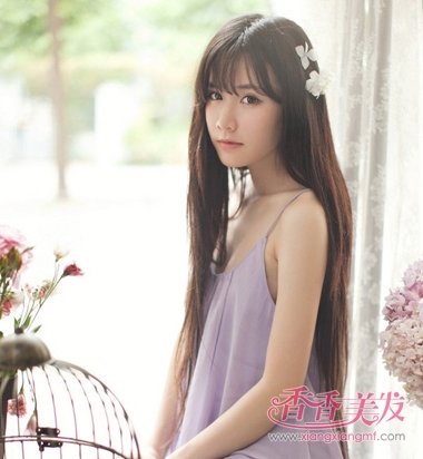 圆脸有点黑适合的发型图片 圆脸的前卫发型图片