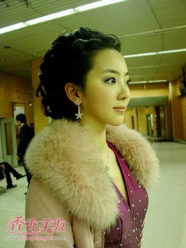 ������������˼˼���� �����е�СŮ�˷��ʹ���