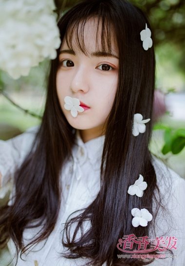 脸大梳什么样的发型好 脸大的人发型如何做