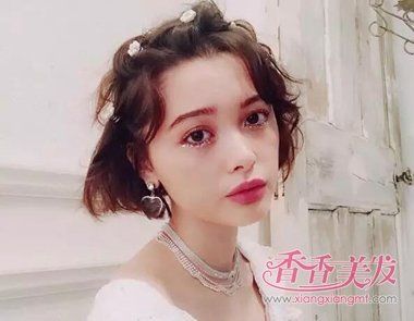 ����ͷ�̷���ô�� Ů���ڼ�����ͷ������