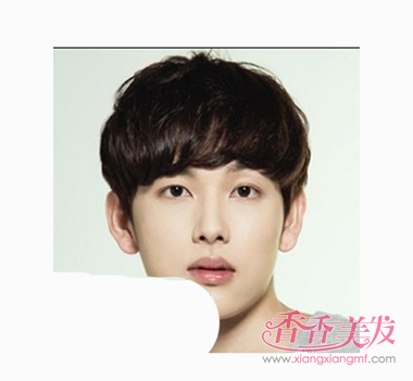 男生脸大适合什么发型 脸大短发适合什么发型