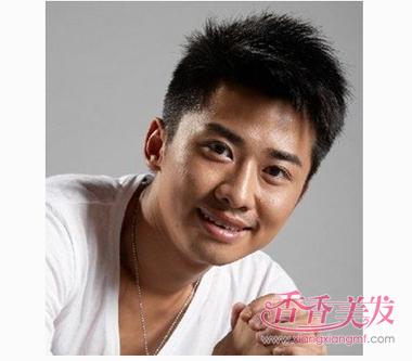 男生脸大适合什么发型 脸大短发适合什么发型