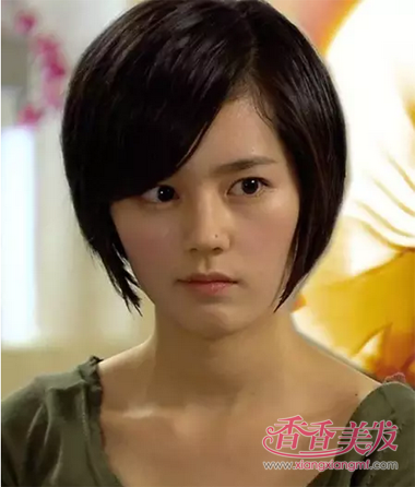 �����˶̷������·����� �̷�Ů�����Ŵ����װͼƬ���䲻ͬ��ʽ