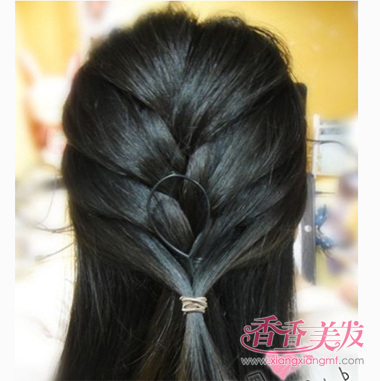 С����ѧ��Ы�ӱ����ͷ�Ĳ���ͼ�� ����������С����ʮ������ѧ���