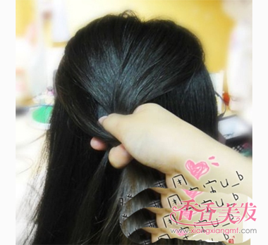 С����ѧ��Ы�ӱ����ͷ�Ĳ���ͼ�� ����������С����ʮ������ѧ���