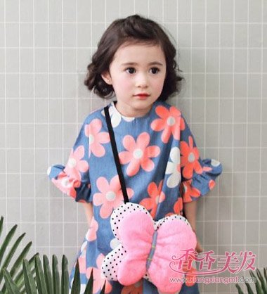 ����ͷ���ĺ�����ô��ͷ�� С���ӵĶ̷���ͷ��