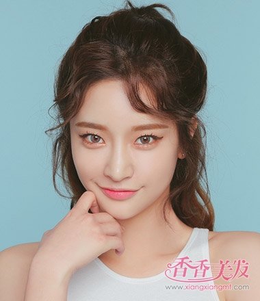 Ů����������ǰ���ͷ����ļ����ֺÿ� Ů����ͷ����ô��ʰ