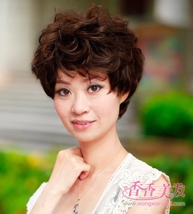 ������ְҵŮ��ͷ������ ����Ůְҵʱ�з���