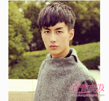 男孩怎样养好头发 男孩流行的头发图片