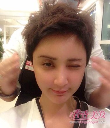 ���������װ���ؼ� �̷�С���ɶ�����Ů��