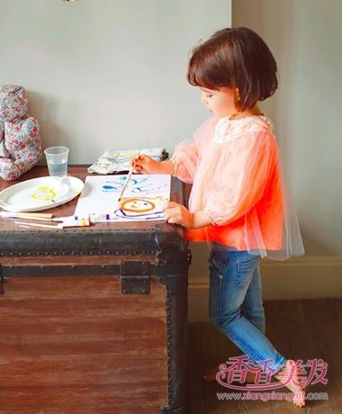 �����Ů��ͷ���Ƚ�����ô���� ͷ���ö��鷢��ô����