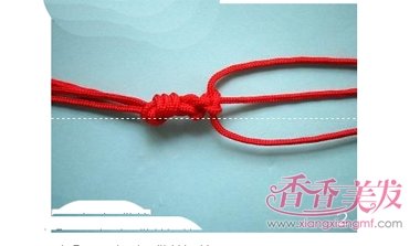 红绳手链四股辫有几种编法 一根绳子编手链图