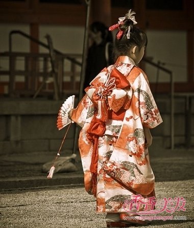 �����̷�С���ӵ�ͷ�� С���ӵ�ͷ����ô���̱ȽϺÿ�