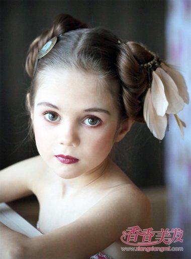 �����̷�С���ӵ�ͷ�� С���ӵ�ͷ����ô���̱ȽϺÿ�