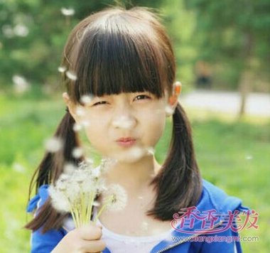 ��ѧ��Ů���ӵ�ͷ����ôŪ ��θ�Ů������ͷ��