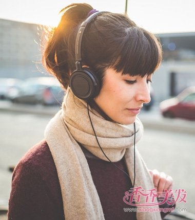 ����ֱ��Ů��������ͷ���ȽϿɰ� ������ô��ͷ���򵥺ÿ�