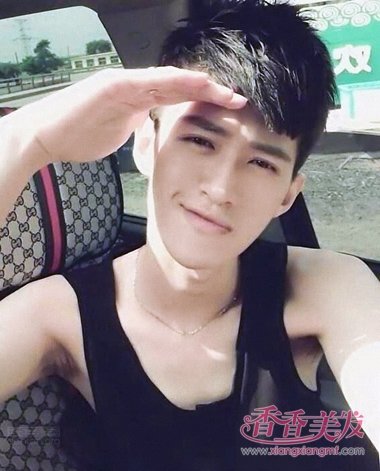 子弹头该配什么样的衣服 适合子弹头的衣服