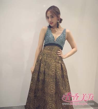 �����ӳ��Ӣ�׷緢�� ����ʹ��һ�����ɫͷ��