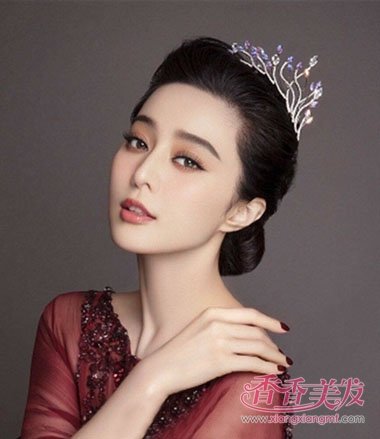 ������Ϊ���̬ �������������ݺ�ɫ�ܾ���