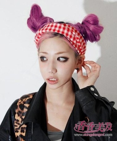 �Ϻ�ɫͷ����ô�����·� �Ϻ�ɫ��������δ����ȫ