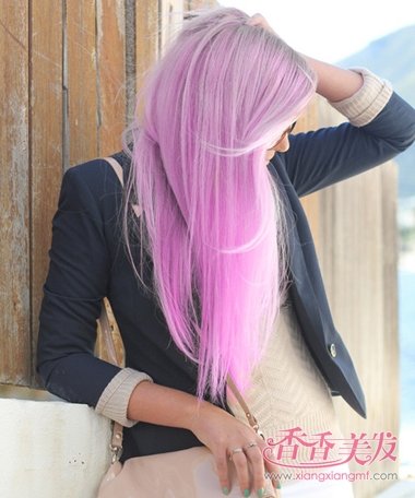 �Ϻ�ɫͷ����ô�����·� �Ϻ�ɫ��������δ����ȫ