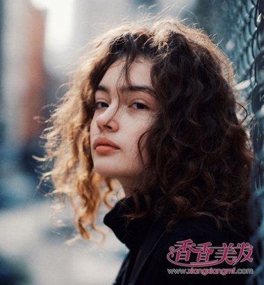 �ʺϴ����Ķ̷����� ͷ�������Ů���ʺ�ʲô�̷�