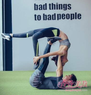 ��ӯӨ�ܿ���д�淢�� ��Ů�����·��ͱ�ѧ����