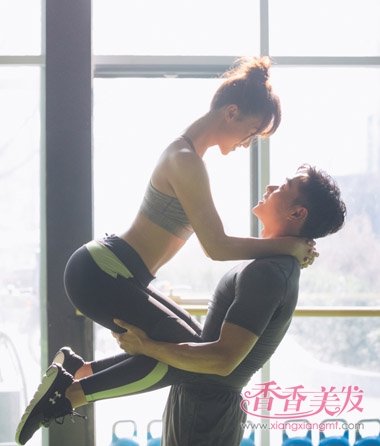 ��ӯӨ�ܿ���д�淢�� ��Ů�����·��ͱ�ѧ����