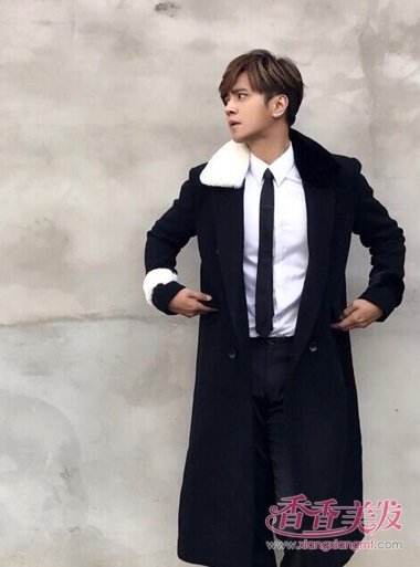 ��־��̾���ΪŮ�ѵ�ģ�� ˧����ɫ��������