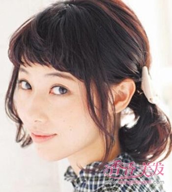 ����ѧ���ж̷���β�跢�� �̷�Ůѧ����β�跢��